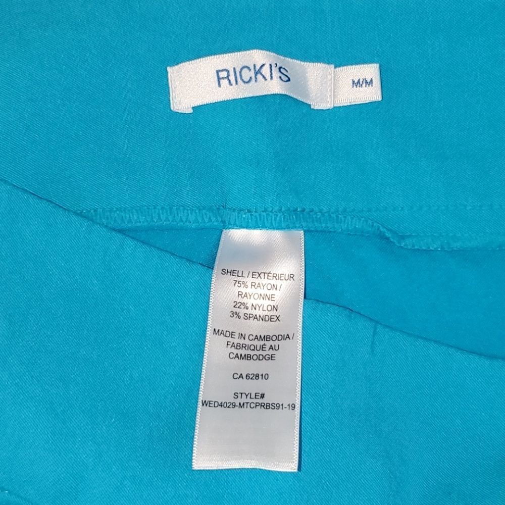 Ricki's Women's Capri's - Picture 3 of 4